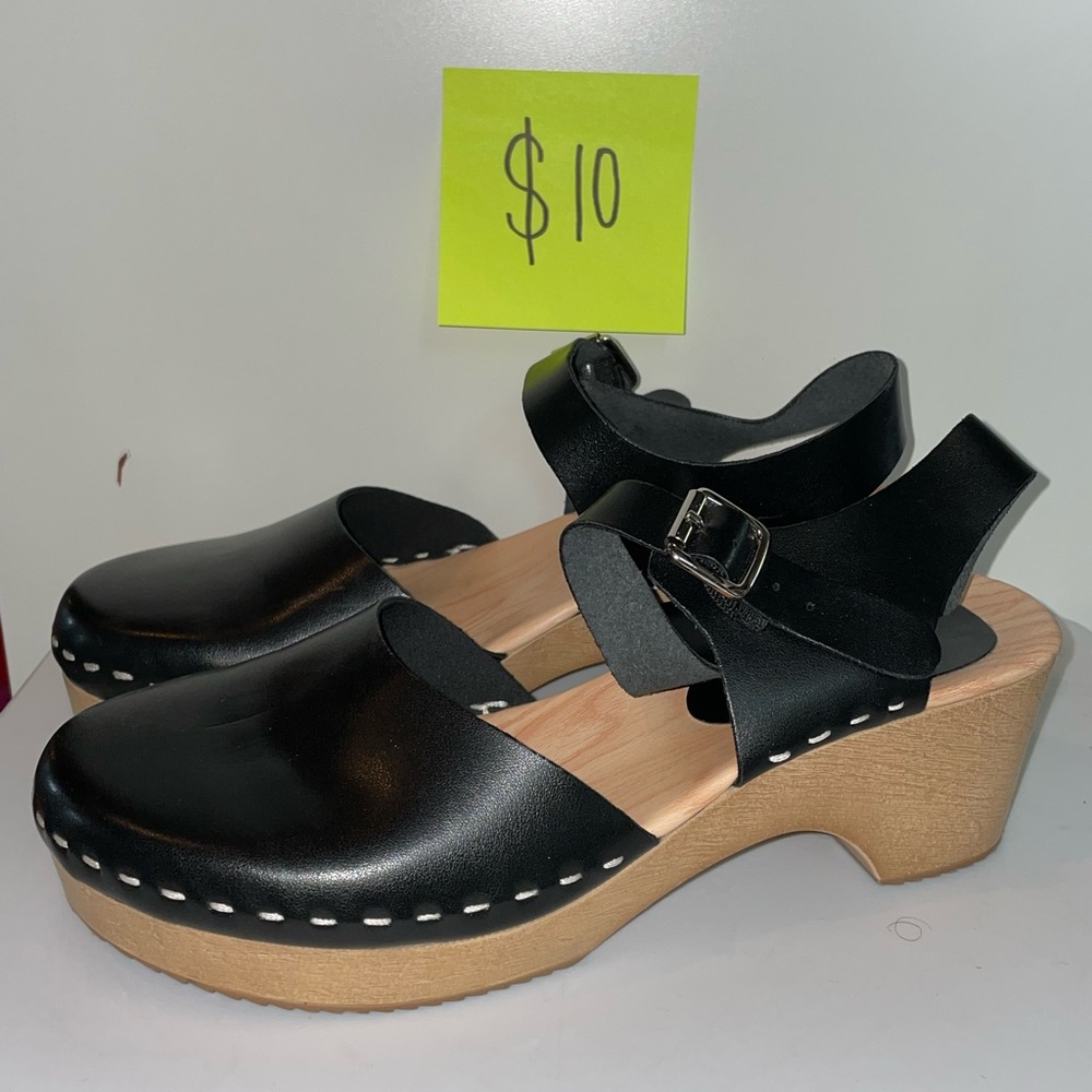 Black Clogs Size 7